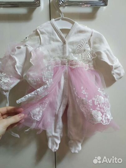 Комплект на выписку для девочки