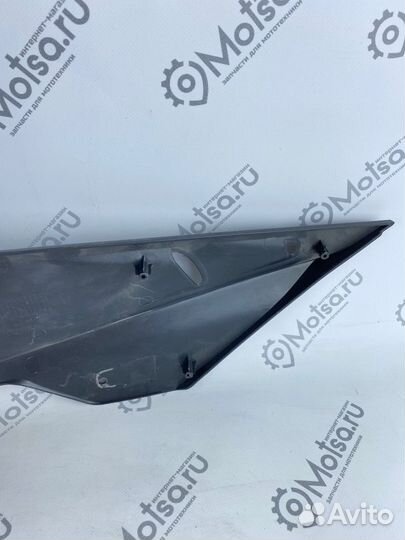 Облицовка боковая центральная правая skyway