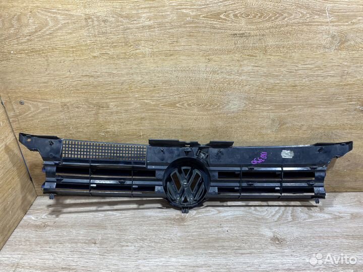 Решетка радиатора Volkswagen Golf 4 Арт. 130390