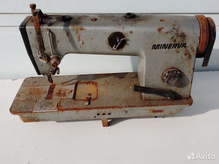 Швейная машина minerva