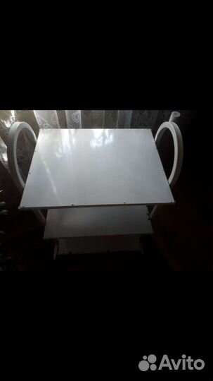 Столик-этажерка