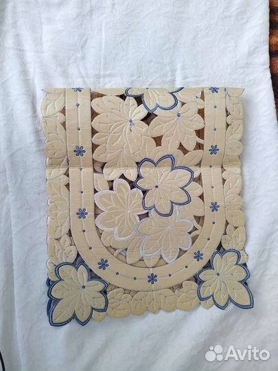 Дорожка (салфетка) на стол