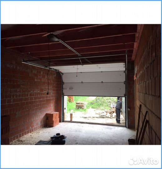 Секционные ворота