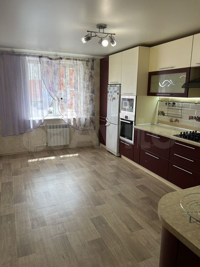 3-к. квартира, 86 м², 2/10 эт.