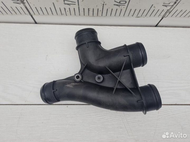 Патрубок интеркулера Peugeot 3008 DV6C 2011