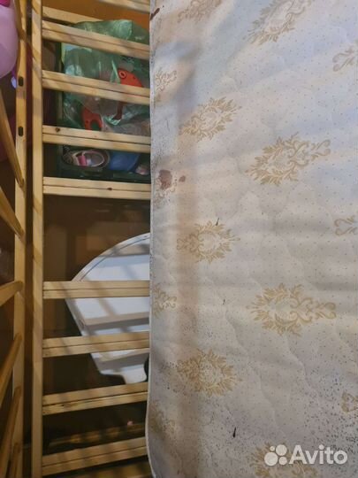 Кровать с матрасом