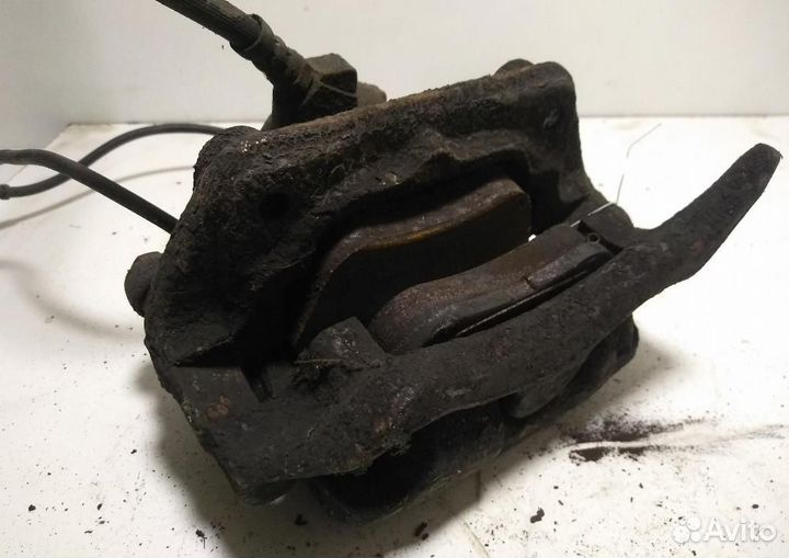 Суппорт передний левый Mercedes-Benz C-Class