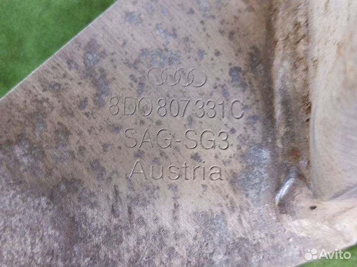 Кронштейн заднего бампера Audi A4 B5