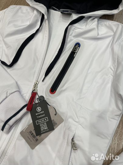 Спортивный костюм женский