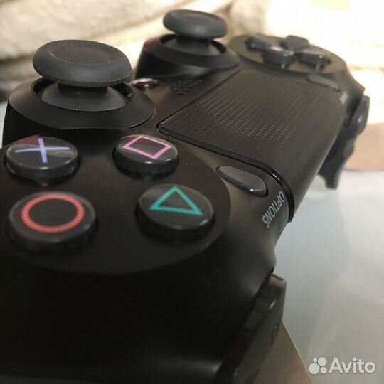 Плейстейшн PS4 PRO + 3000 игр. Хиты в описании