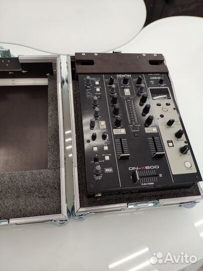 Denon DN-SC3900 DJ CD 2шт+микшер Denon X600 +кейсы