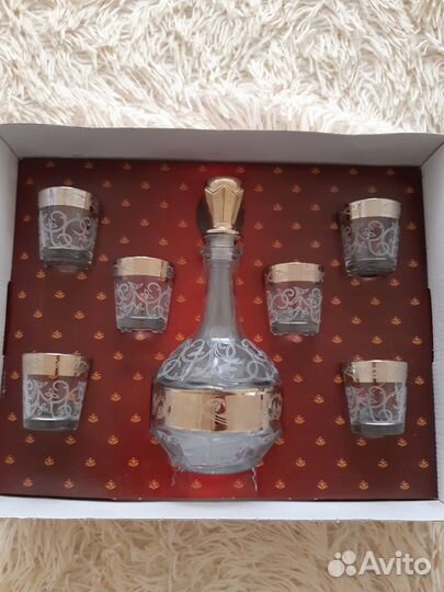 Набор графин и рюмки 