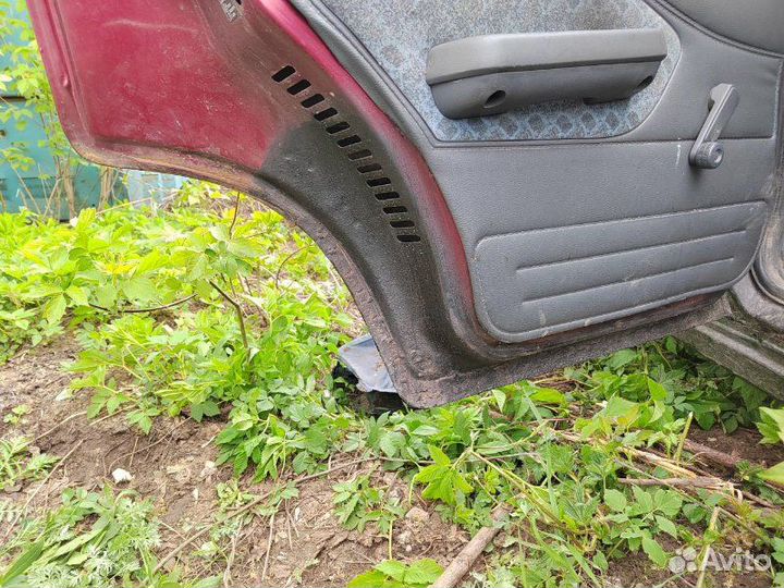 Дверь задняя левая Daewoo Nexia N100 1.5 A15MF