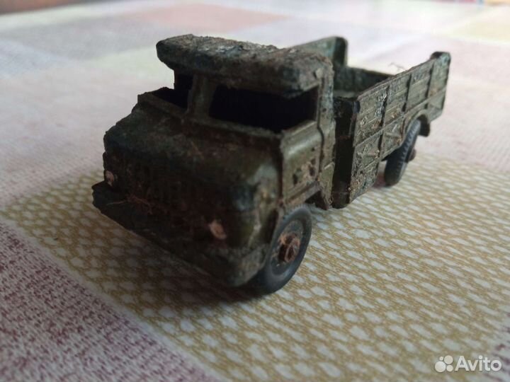 Машина СССР газ 66 (Шишига)