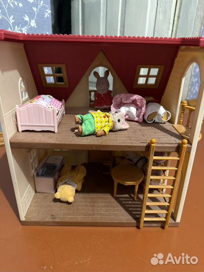 Sylvanian families домик с жителями