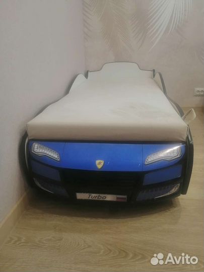 Кровать машинка