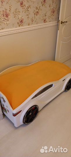 Детская кроватка машинка