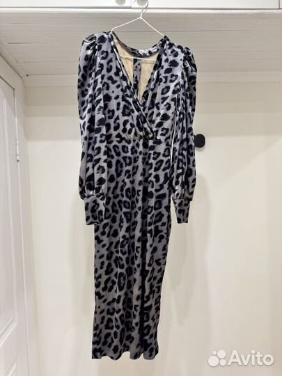 Платье леопардовое серое миди