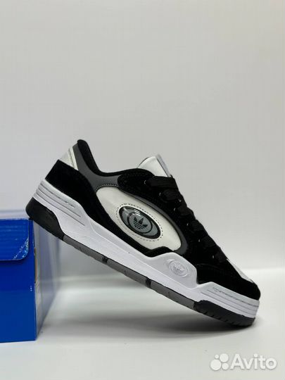 Кроссовки оптом