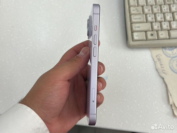 Телефон iPhone 14