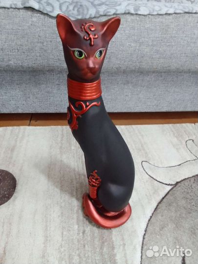 Статуэтка кошка