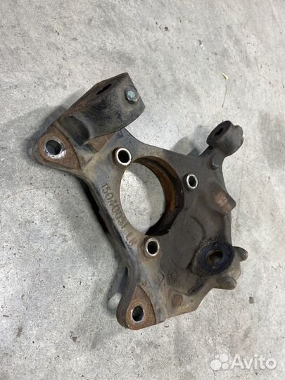 Цапфа передняя левая Cadillac Escalade GMT800