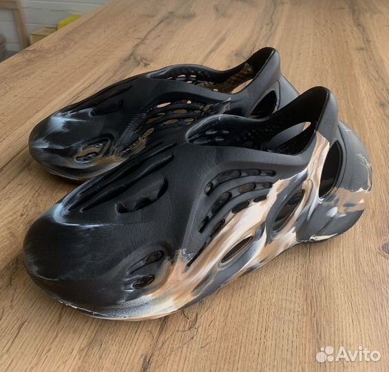 Adidas yeezy foam runner 43 размер