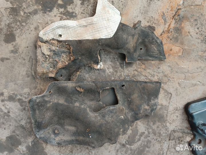 Шумоизоляция подкапотная Volkswagen Touareg 2003