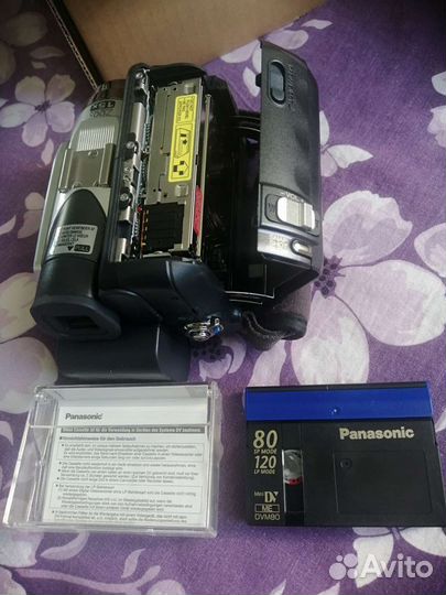 Цифровая видеокамера jvc