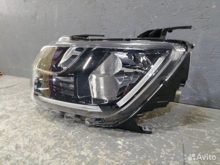 Фара левая передняя левая Renault Duster 2