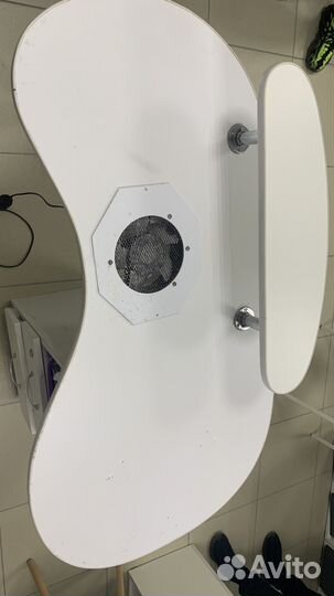 Маникюрный стол с вытяжкой бу