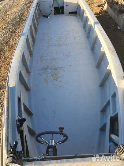 Лодка тунец