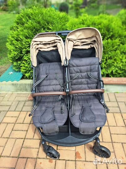 Коляска для двойни