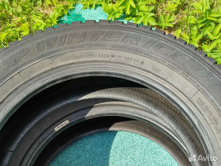 Dunlop SP Winter Ice 01 205/60 R16 92T
