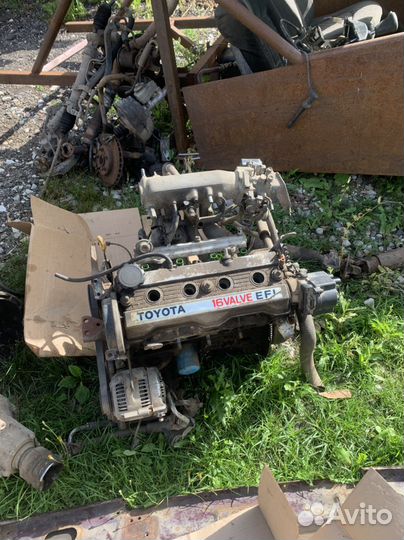 Продам запчасти Toyota carina 2