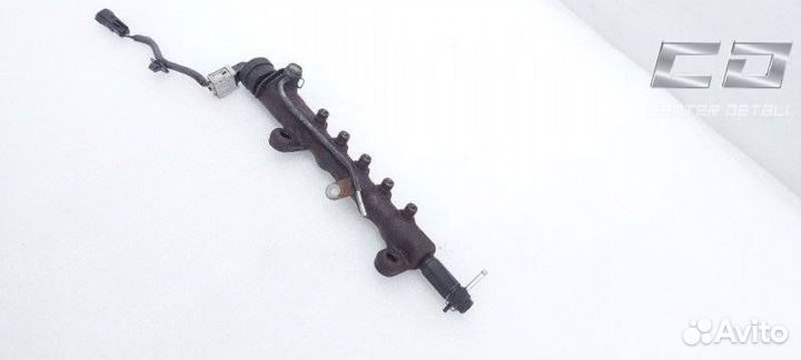 Топливная рампа левая Toyota Land Cruiser