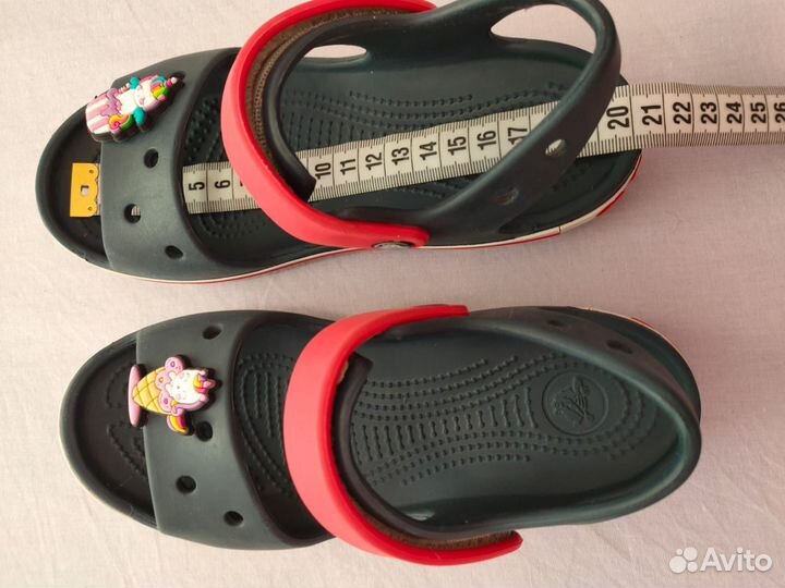 Сандалии crocs j1