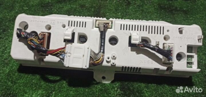 Панель приборов щиток nissan liberty rm12