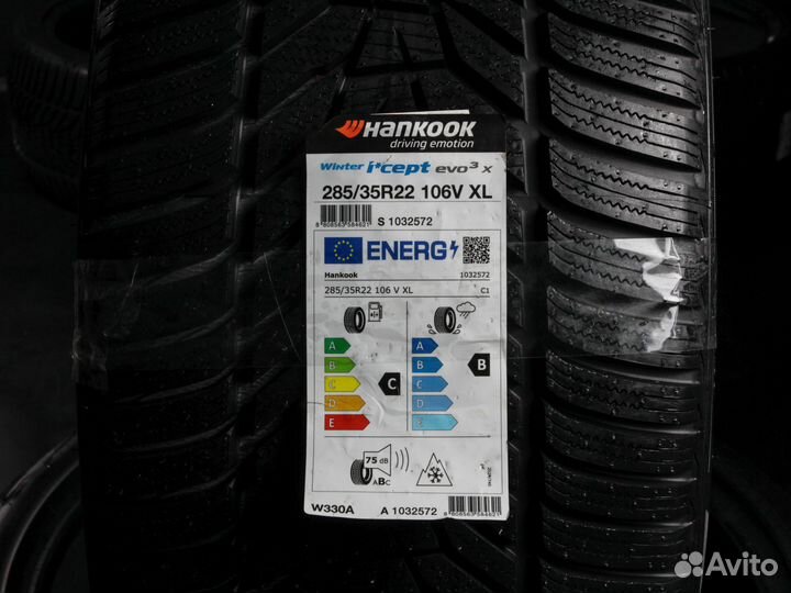 Hankook Winter I'Cept Evo 3 X W330A 315/30 R22 и 285/35 R22 99V