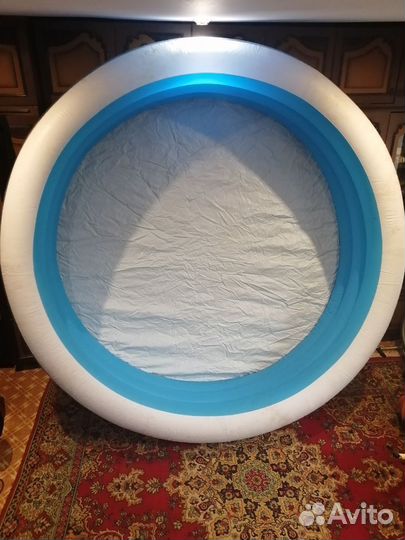 Надувной бассейн