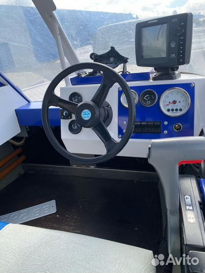 Лодка с мотором