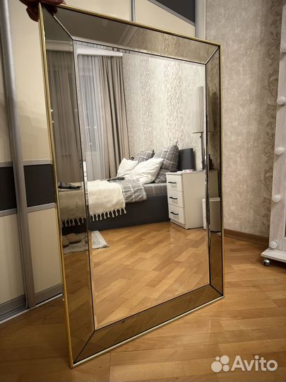 Зеркало настенное