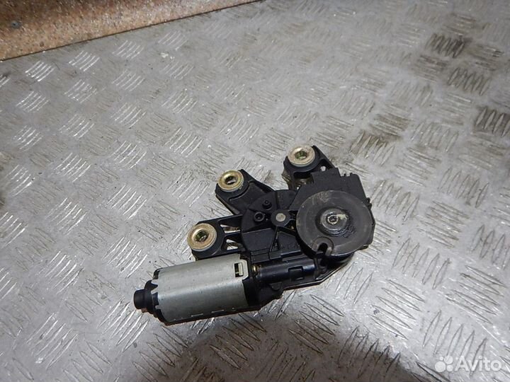 Моторчик стеклоочистителя задний, Volkswagen (Фоль