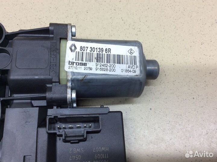 Моторчик стеклоподъемника передний правый Renault