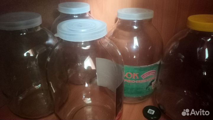 Банки стеклянные 3 л около 50 шт и 0,5 л бесплатно