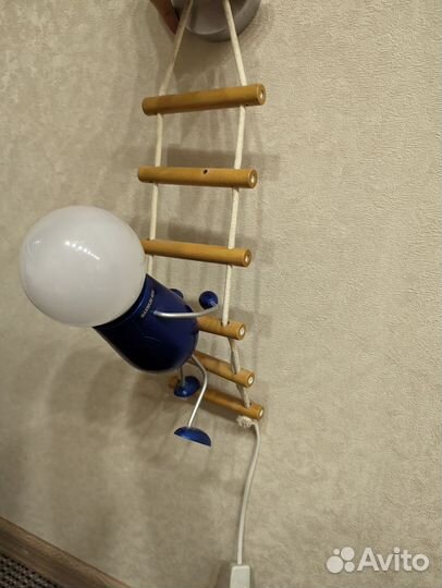 Светильник настенный