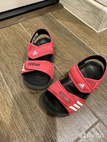Сандалии adidas для мальчика 24 размер