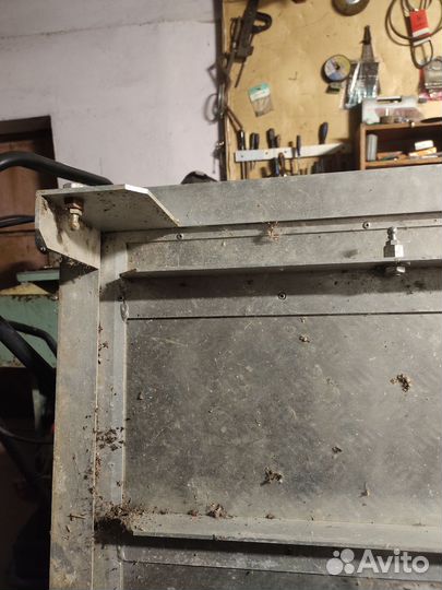 Люк в подвал напольный с амортизаторами