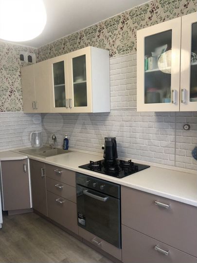 2-к. квартира, 58 м², 1/10 эт.