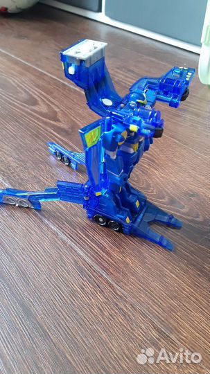 Машинка робот